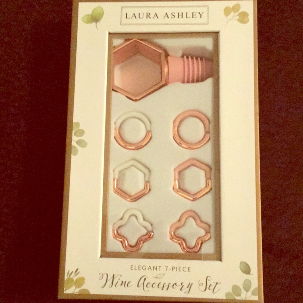 7 PIECE WINE ACCESSORY SET